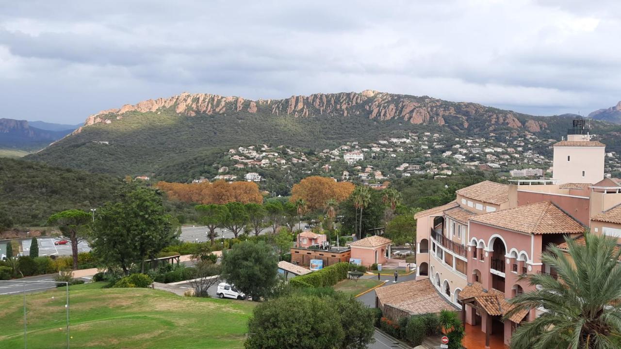 Huuummm C'Est La ! Beau T2 Cap Esterel Village Avec Clim ! Saint-Raphael  Exterior photo